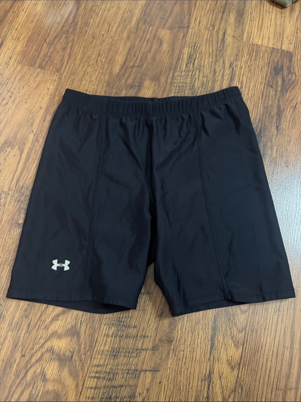 Under Armour Performance Athletic Shorts 18.T